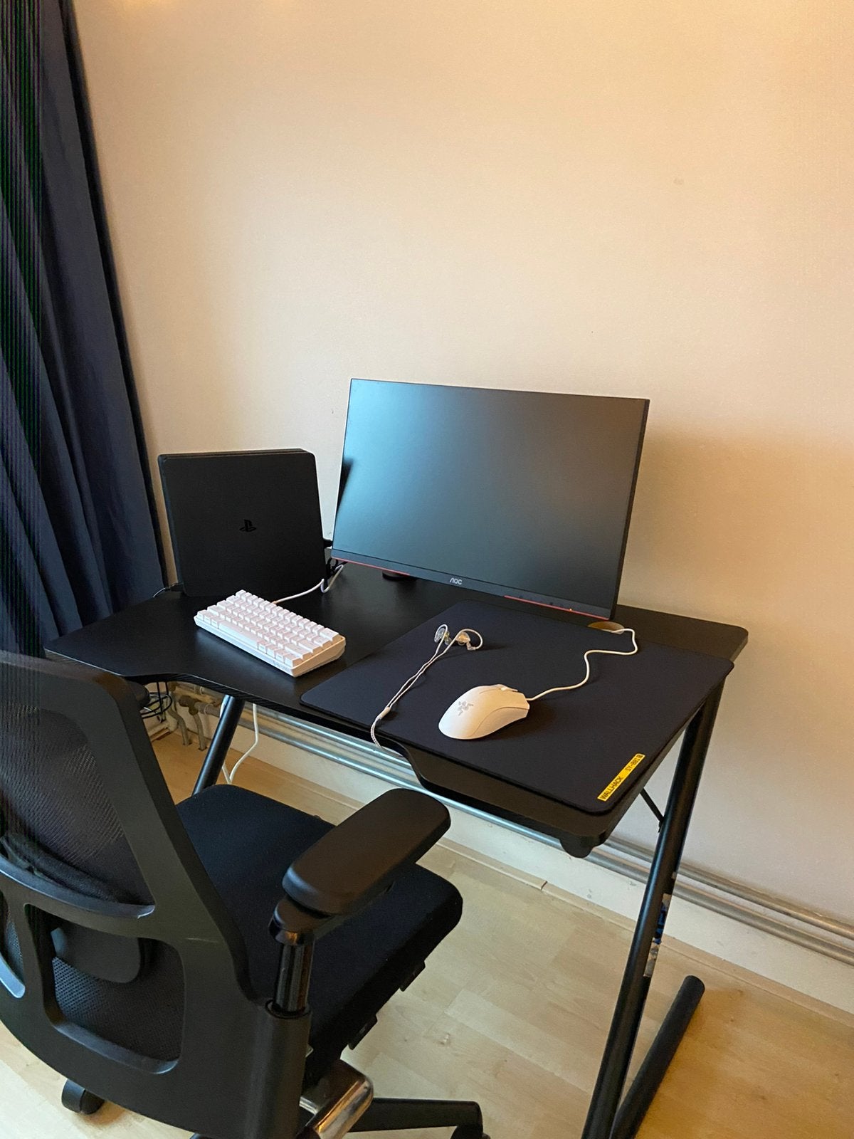Zwart bureau, Ophalen, Zwart, Metaal, Zo goed als nieuw