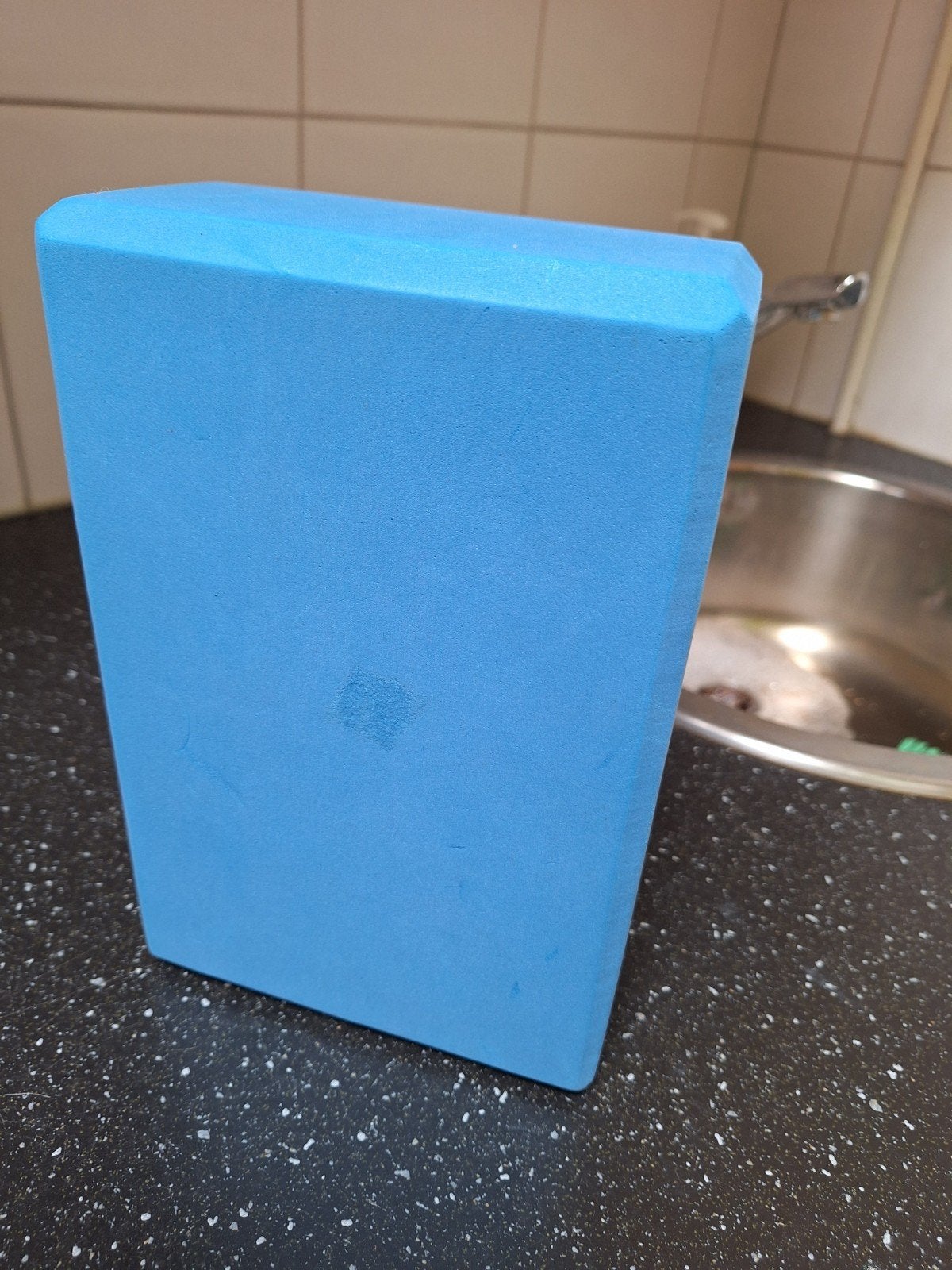 Blauw yogablok voor ondersteuning en balans, Sport en Fitness, Yoga en Pilates, Ophalen of Verzenden