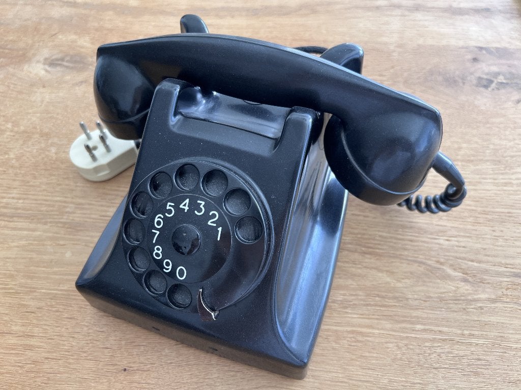 Bakelieten telefoon, Ophalen, Gebruikt, Met draaischijf