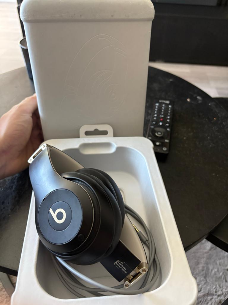 Beats Studio Pro Koptelefoon - Zwart met Doos, Audio, Tv en Foto, Koptelefoons, Beats, Ophalen of Verzenden, Zo goed als nieuw