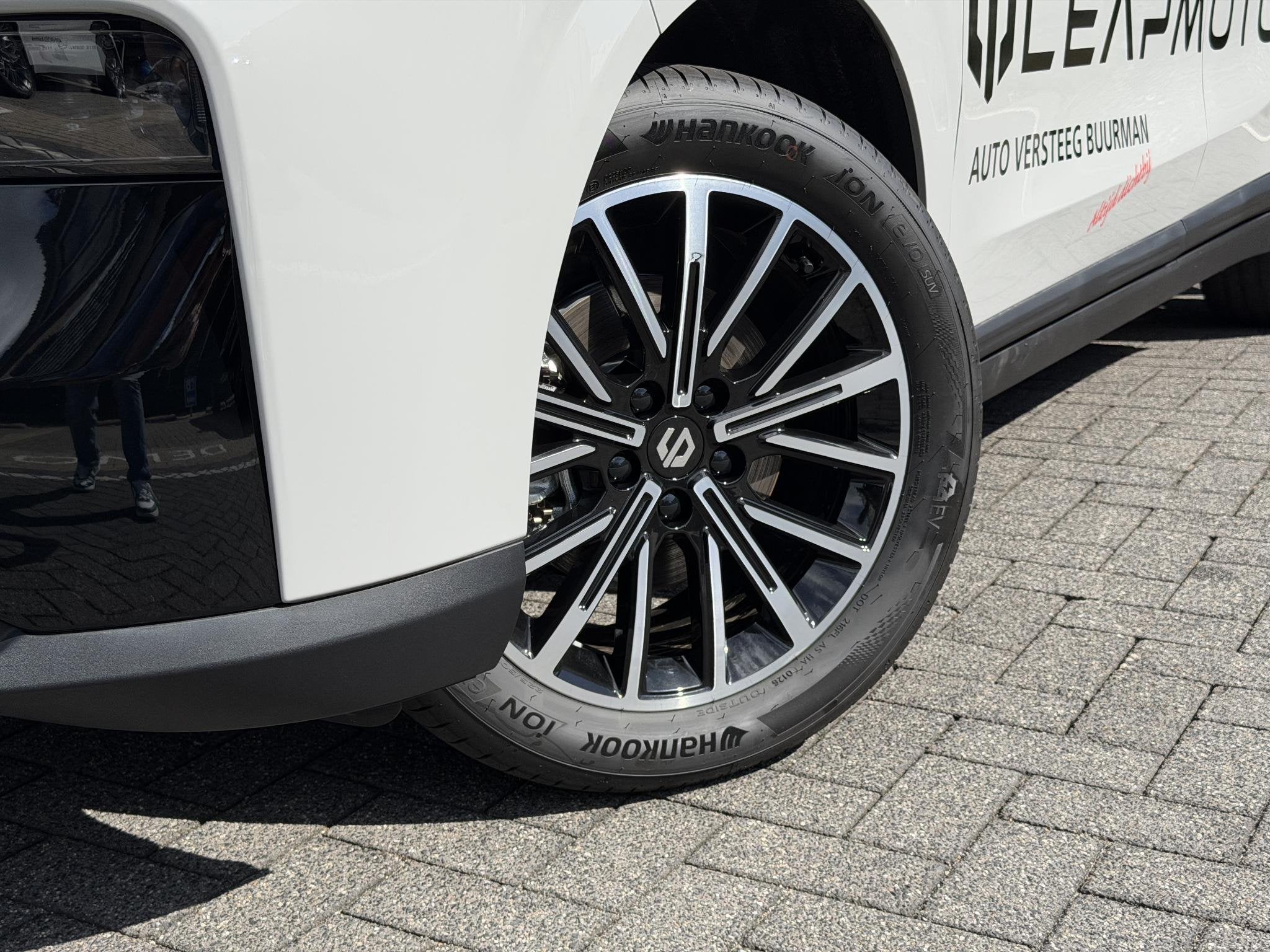 Leapmotor B10 Design Hybrid EV 18.8 kWh 218PK Automaat Navig, Auto's, 12 maanden, Achterwielaandrijving, 4 cilinders, 1760 kg