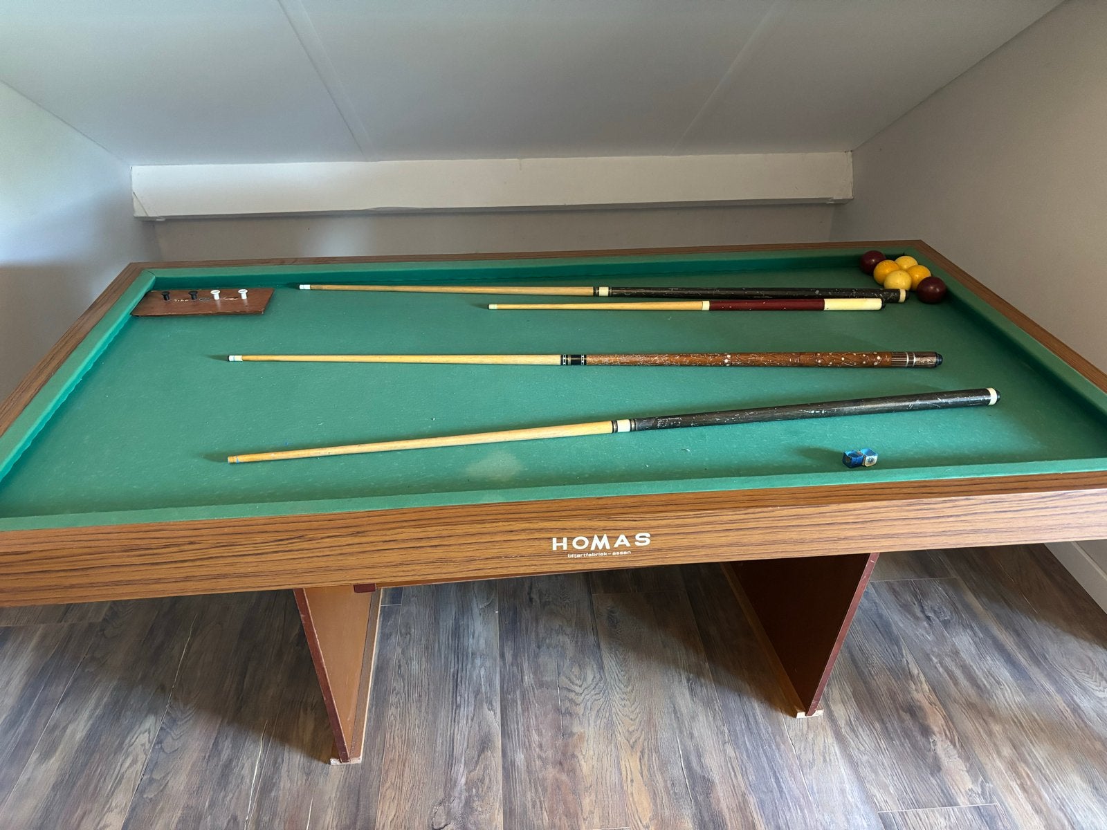 Biljarttafel met keuen en ballen, Sport en Fitness, Ophalen, Gebruikt, Biljarttafel