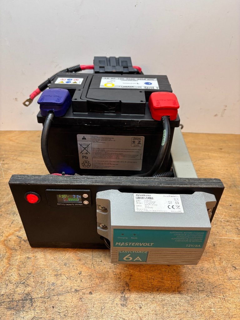 Complete Huishoud Accu Set - Victron & Mastervolt met lader, Ophalen, Zo goed als nieuw