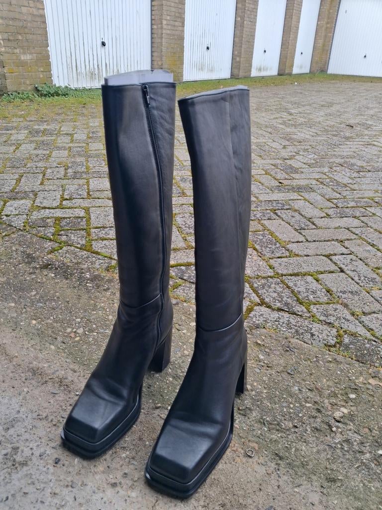Zwarte leren dames laarzen - Zo goed als nieuw, Kleding | Dames, Schoenen, Hoge laarzen, Zwart, Ophalen of Verzenden, Zo goed als nieuw