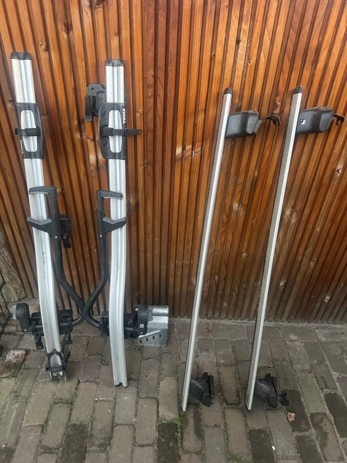 Thule Wingbar dakdragers en fietsendragers, Ophalen of Verzenden, 2 fietsen, Gebruikt, Dakdrager