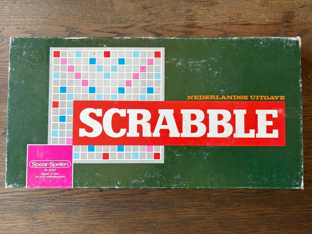 Scrabble - Nederlandse Uitgave (Vintage), Hobby en Vrije tijd, Gezelschapsspellen | Bordspellen, Drie of vier spelers, Ophalen of Verzenden