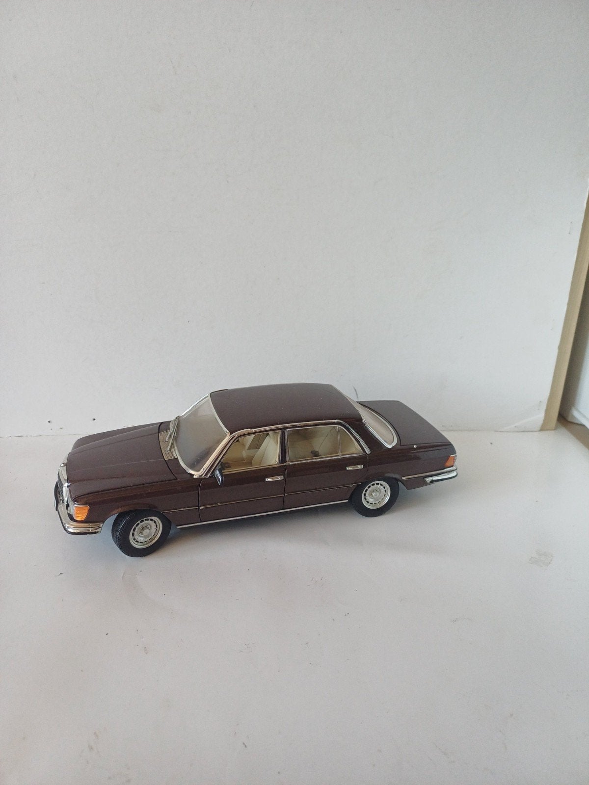 Mercedes Benz W116 SEL450 Revell 1:18, Hobby en Vrije tijd, Modelauto's | 1:18, Ophalen of Verzenden, Revell