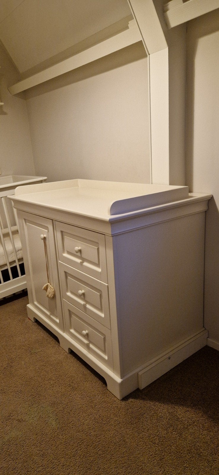 Witte Commode met laden en deurtje, Ophalen, 50 tot 70 cm, Opstaande rand, 100 cm of meer