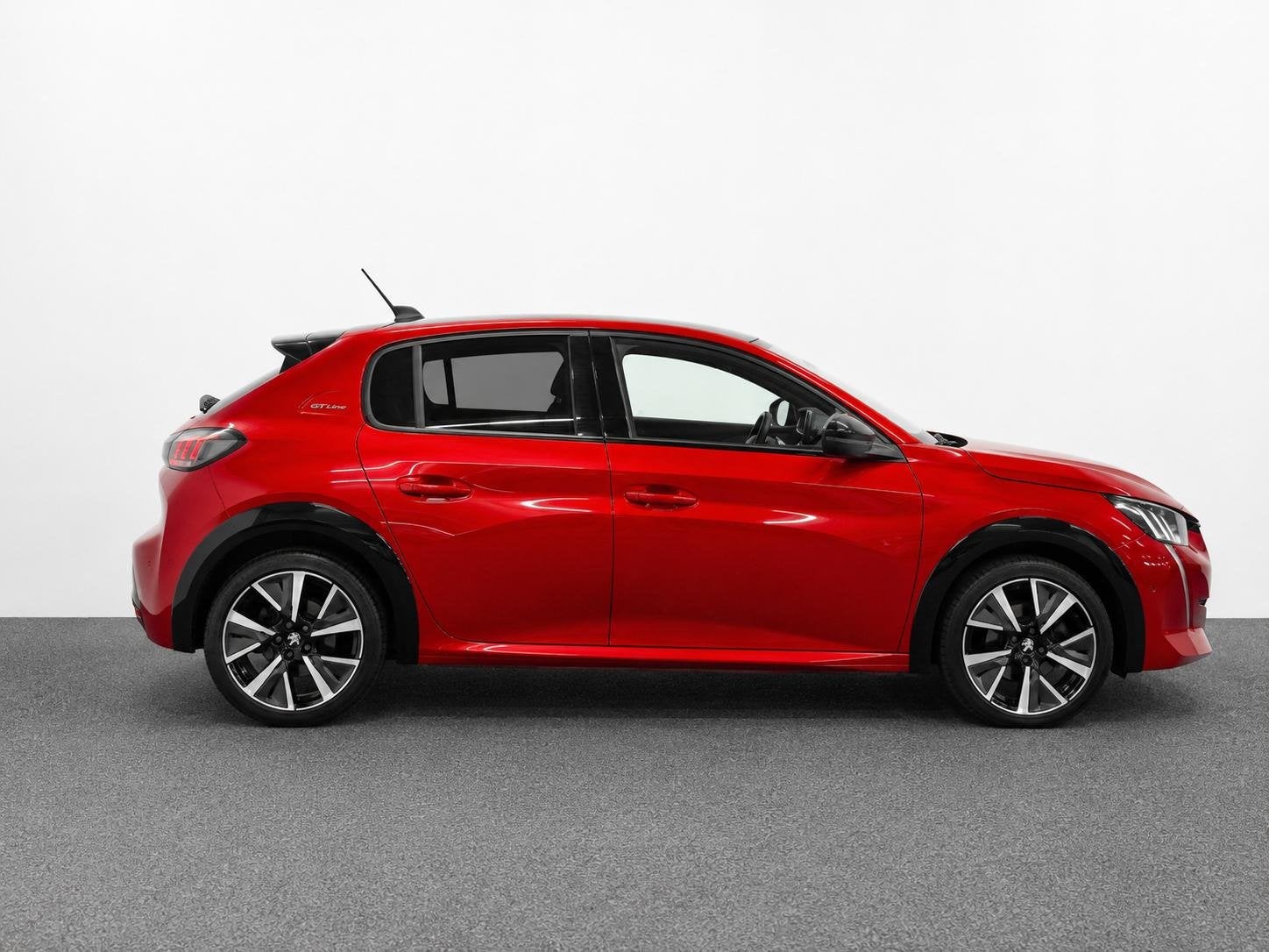 Peugeot 208 1.2 PureTech GT Navigatie Apple Carplay Android, Voorwielaandrijving, 101 pk, Gebruikt, Euro 6