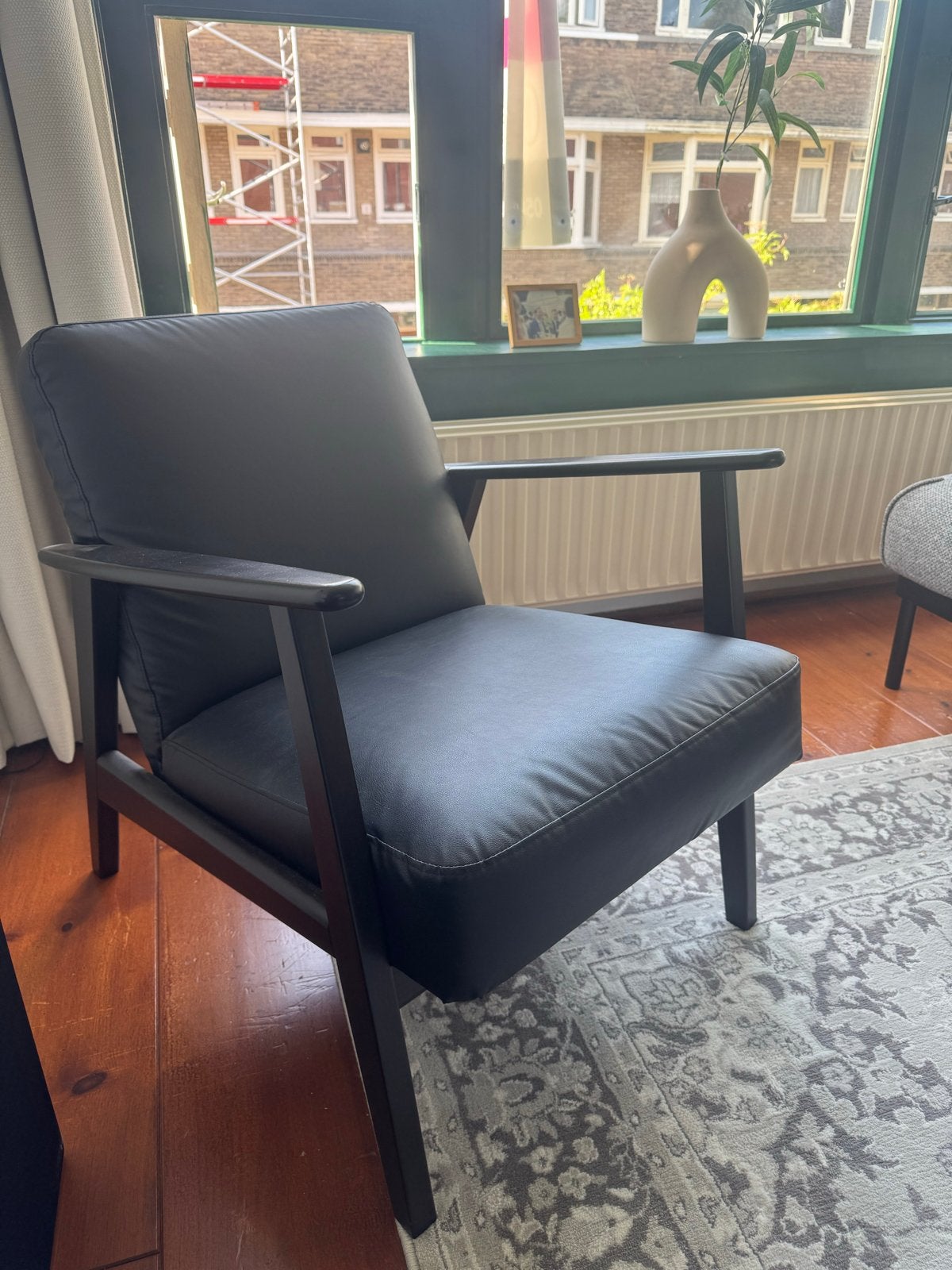 IKEA EKENASET Fauteuil Zwart Leer, Huis en Inrichting, Fauteuils, Zo goed als nieuw, Leer, 50 tot 75 cm, 75 tot 100 cm, Ophalen