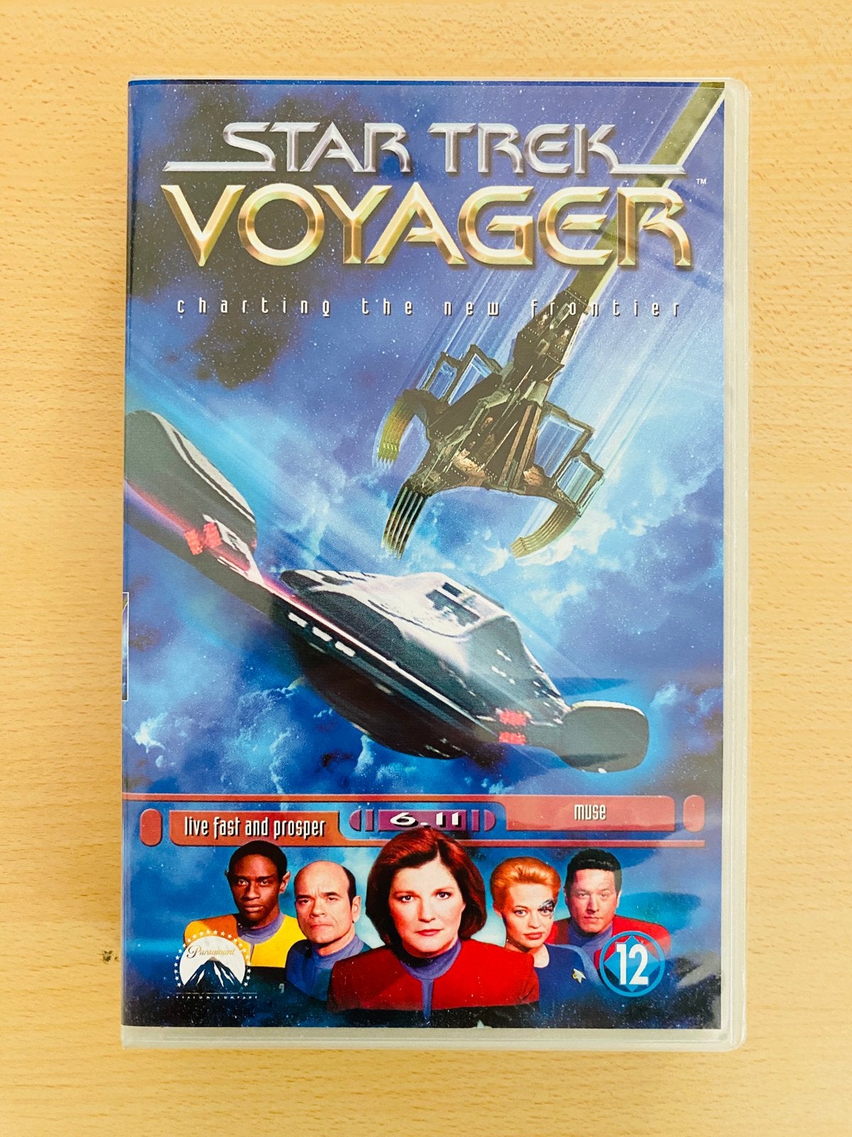 VHS: Star Trek Voyager 6.11 (2000), Nederlands ondertiteld, Ophalen of Verzenden, Tv-serie of Tv-programma, Vanaf 12 jaar