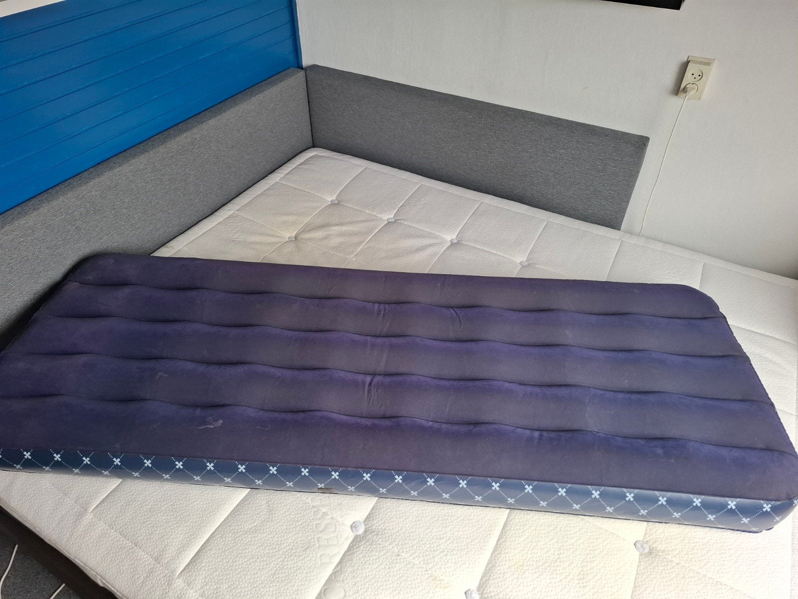2x Eenpersoons luchtbed Intex 195 x 75 cm, Ophalen, Gebruikt, 1-persoons