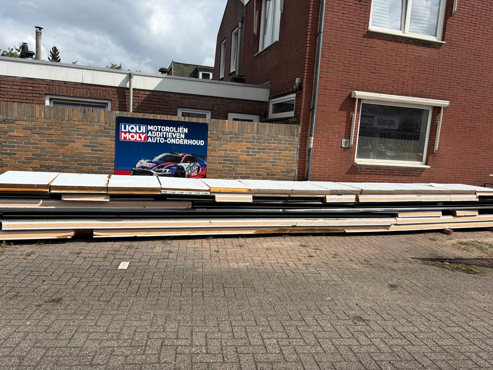 Geïsoleerde dakplaten / sandwichpanelen, Gebruikt, Zwart, 15 m² of meer, Metaal