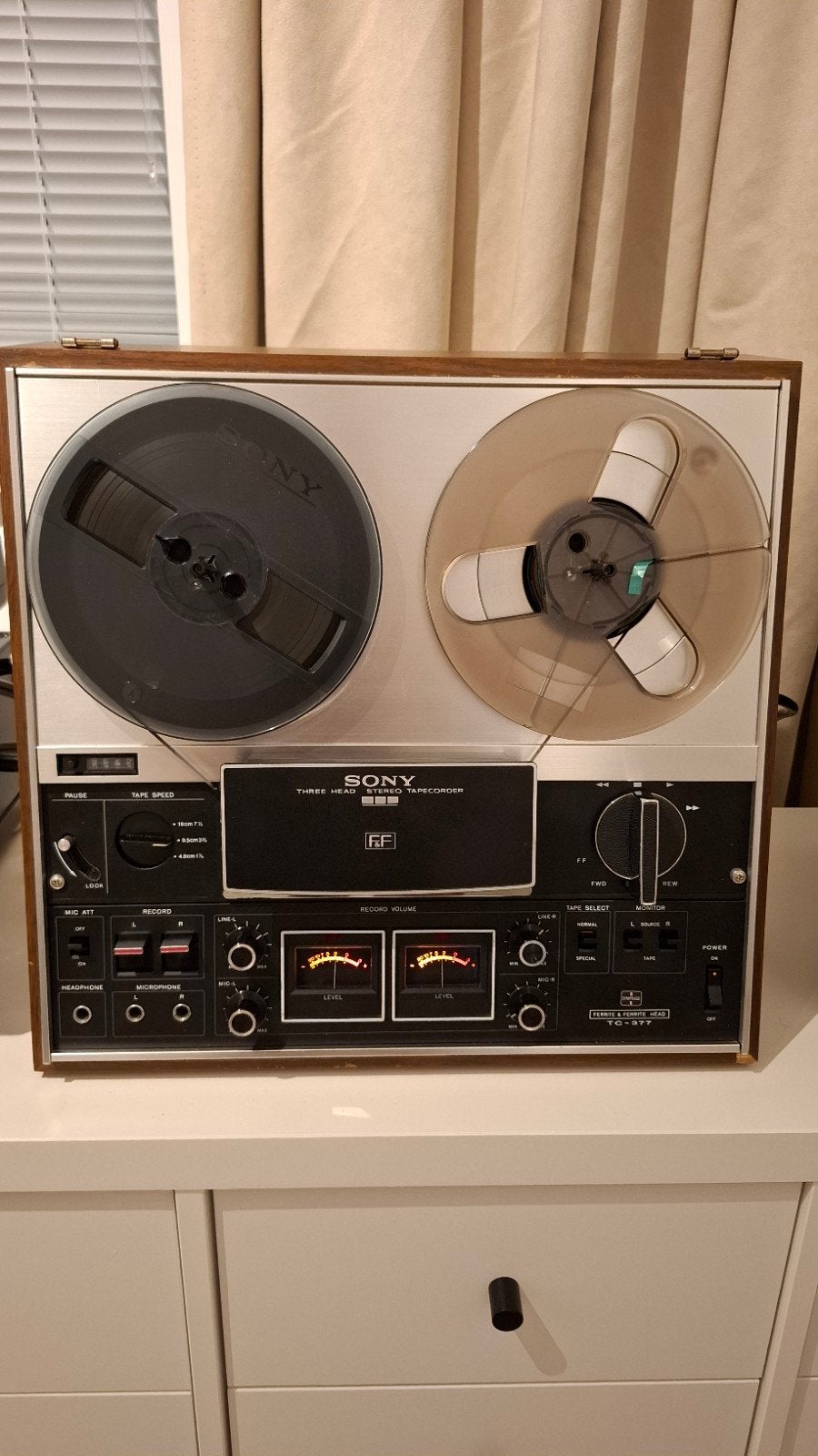 Sony TC 377 bandrecorder, Ophalen, Bandrecorder, Met stofkap