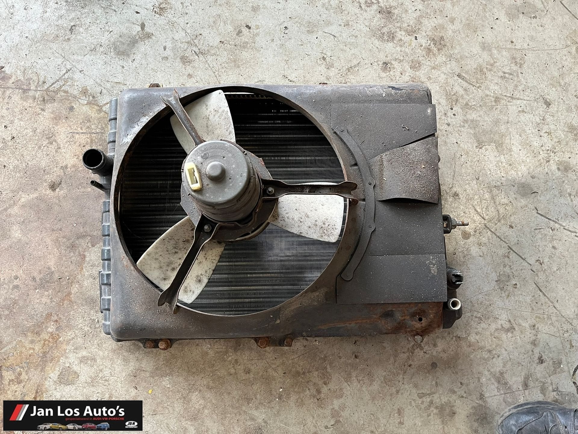 Audi 80 coupe typ 85 typ 81 B2 Radiateur 5 cilinder imitatie, Auto-onderdelen, Motor en Toebehoren, Gebruikt, -, Ophalen of Verzenden