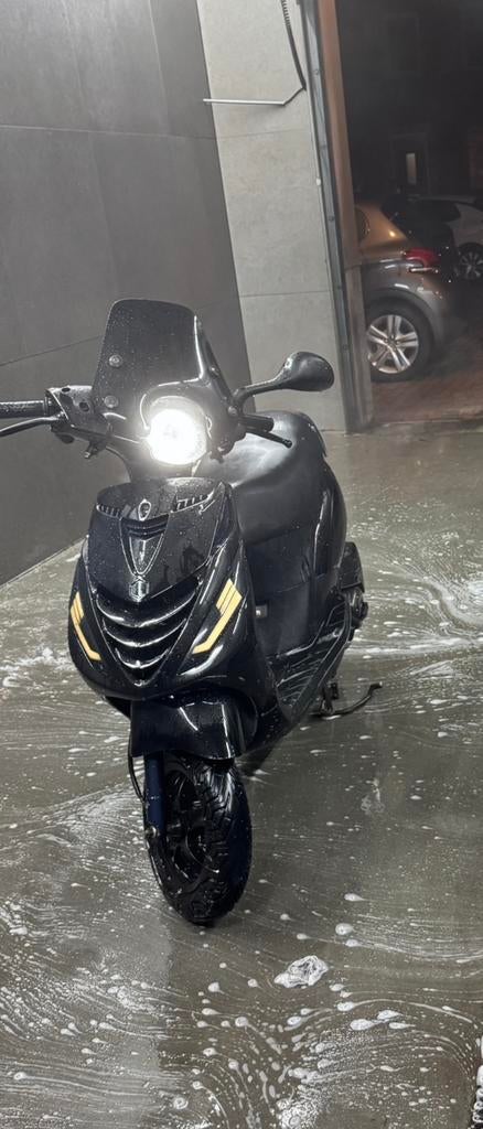 piaggio zip 80cc ful malossi, Fietsen en Brommers, Scooters | Piaggio, Zo goed als nieuw, Zip, Benzine, Ophalen of Verzenden