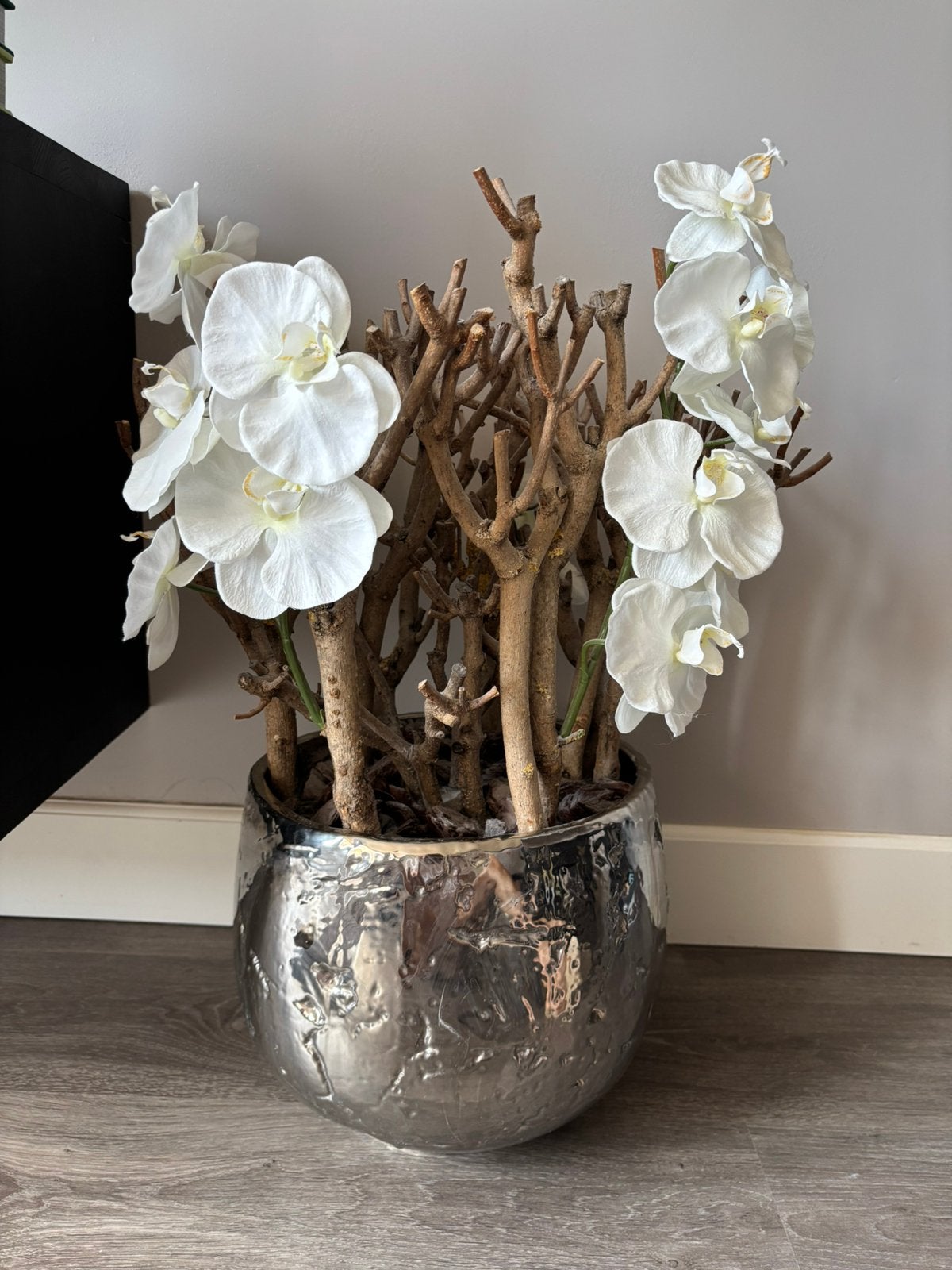 Sierpot met zijden bloemen en takken, Ophalen, Zo goed als nieuw, Inclusief kunstbloemen, Bloemstuk