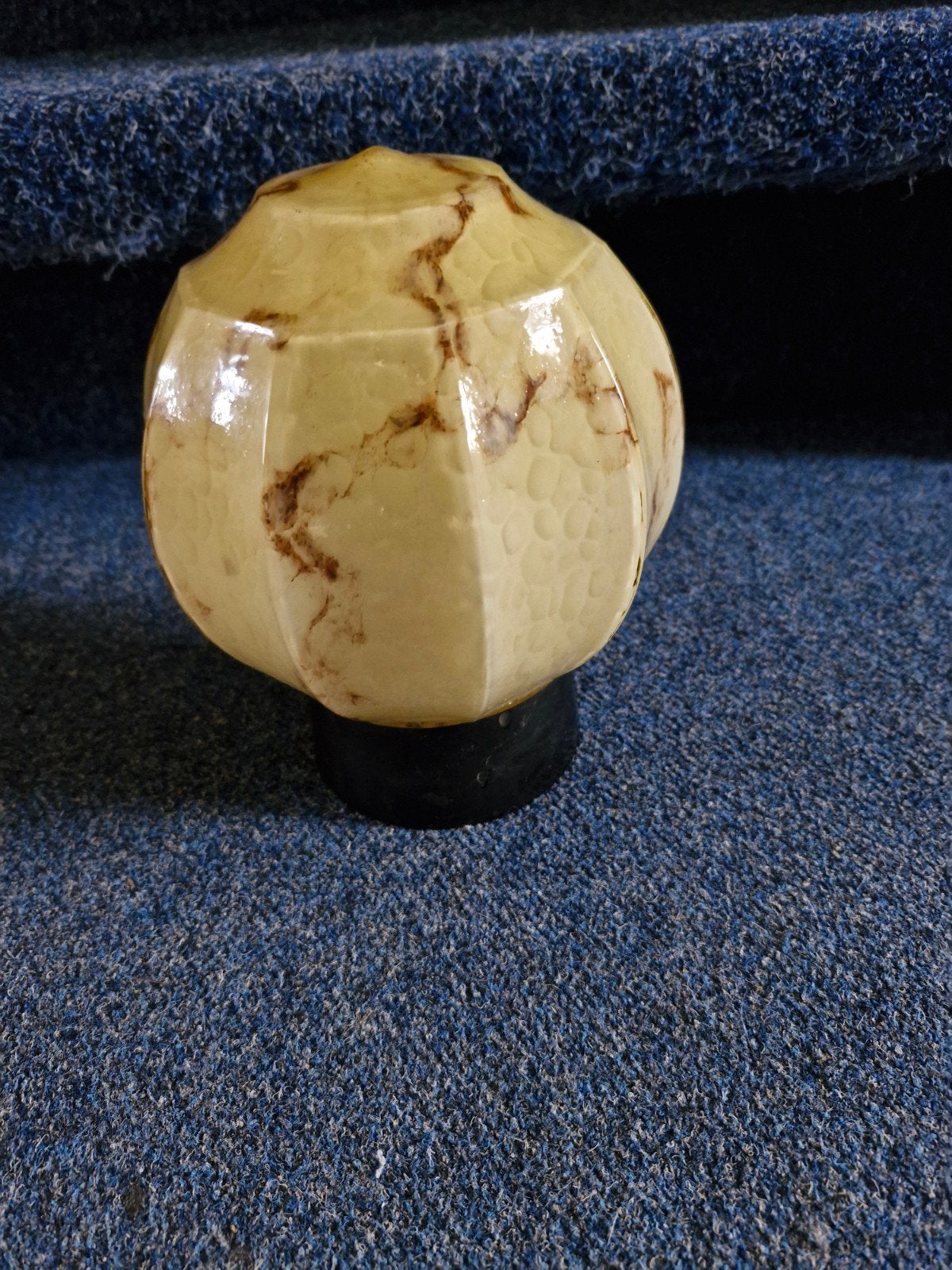 Thabur holland - art deco beige glazen plafond bol lamp, Antiek en Kunst, Antiek | Lampen, Ophalen of Verzenden