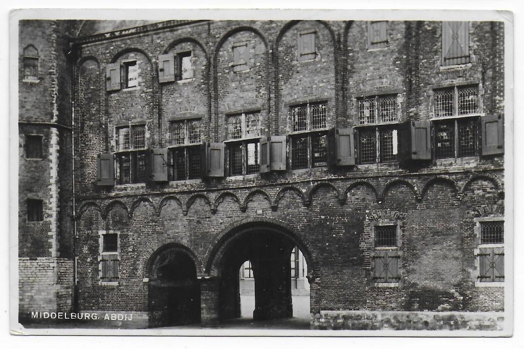Middelbug Abdij - oude gelopen ansichtkaart B7421, Ophalen of Verzenden, 1940 tot 1960, Gelopen