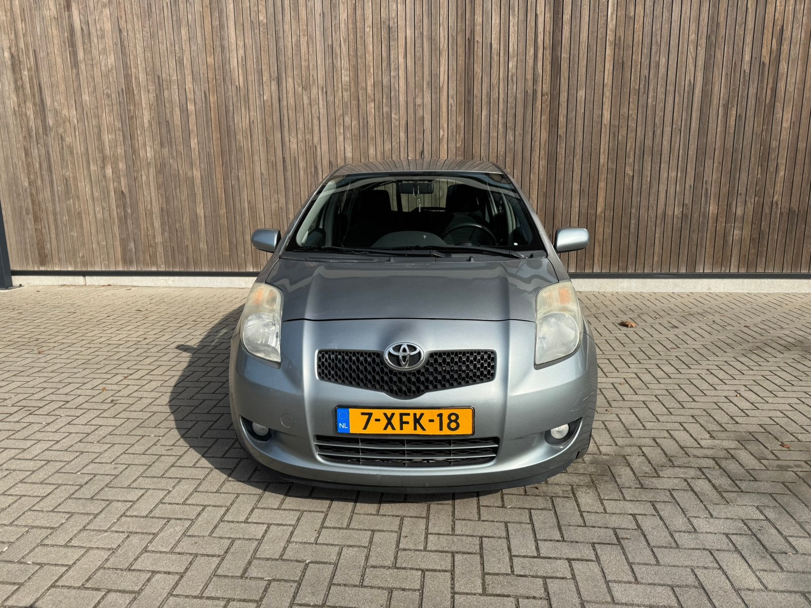 Toyota Yaris 1.3 16V Vvt-i 5DR SOL MMT 2007 Grijs, Auto's, Toyota, Euro 5, 40 €/maand, 750 kg, 4 cilinders