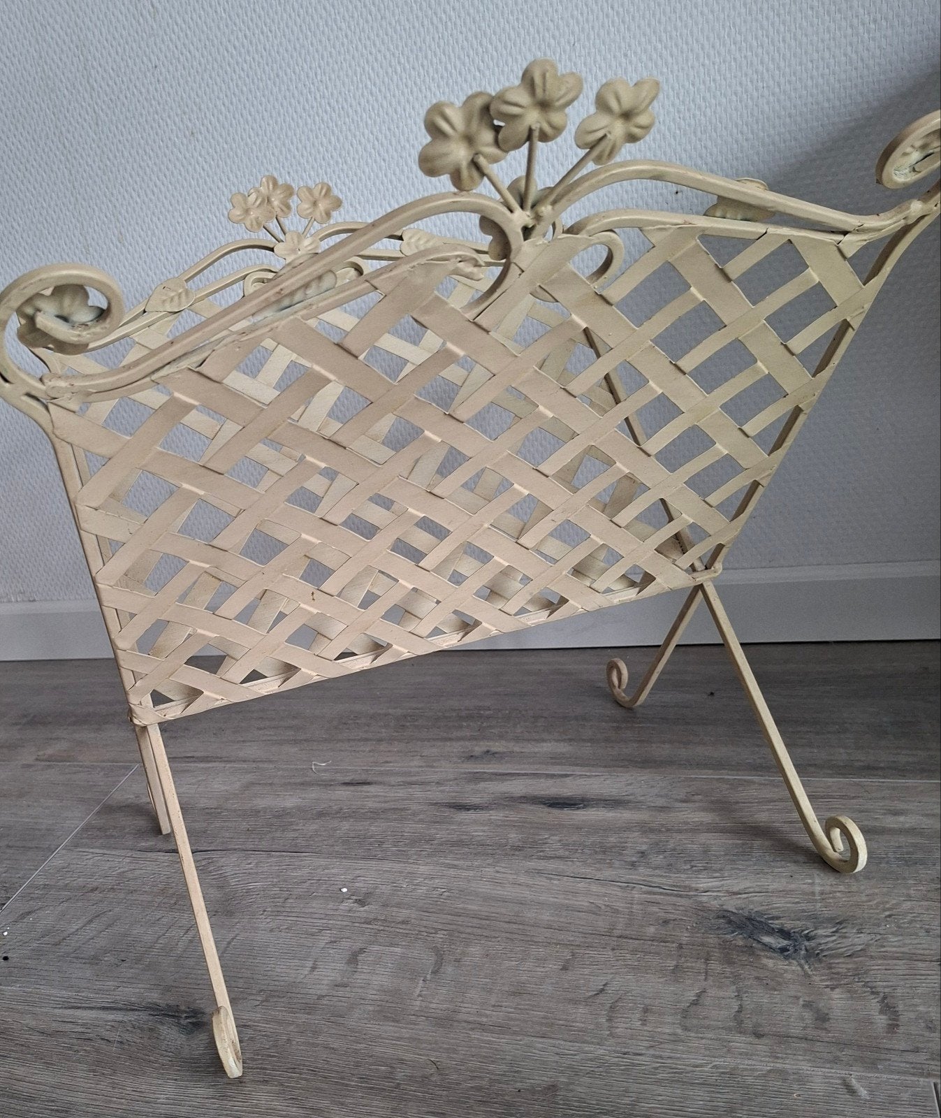 brocante opklapbare krantenbak, Ophalen of Verzenden