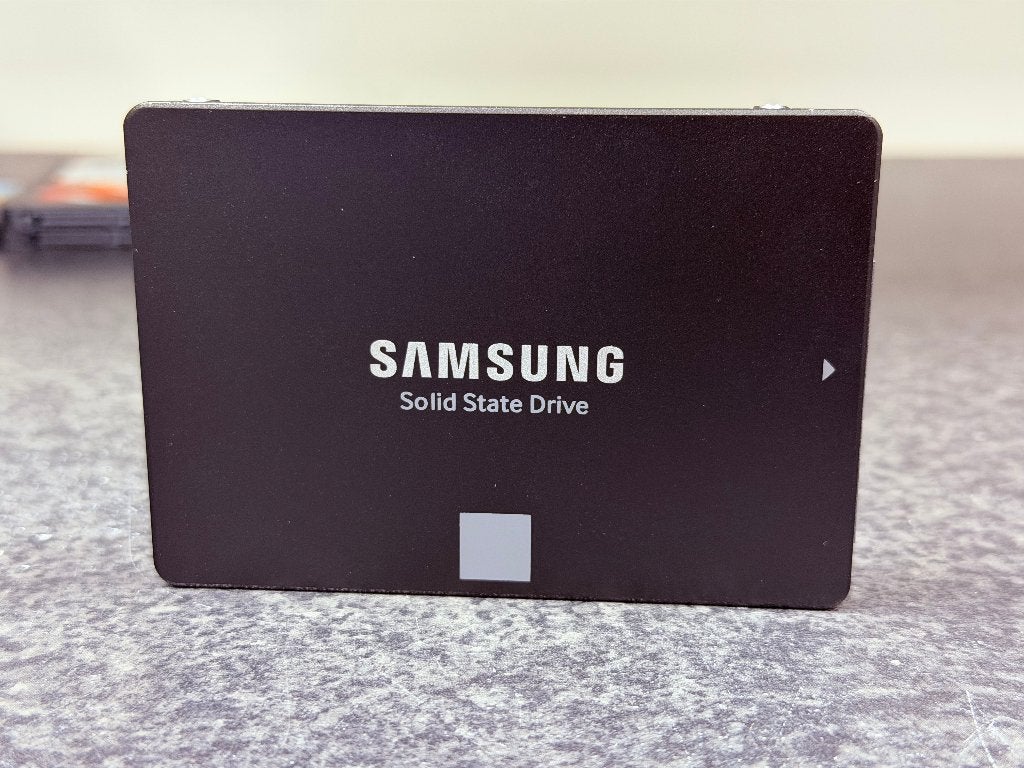 Samsung 860 EVO SSD - 250GB - 2.5" SATA SSD - 1 beschikbaar, Intern, Gebruikt, Ophalen of Verzenden, Samsung