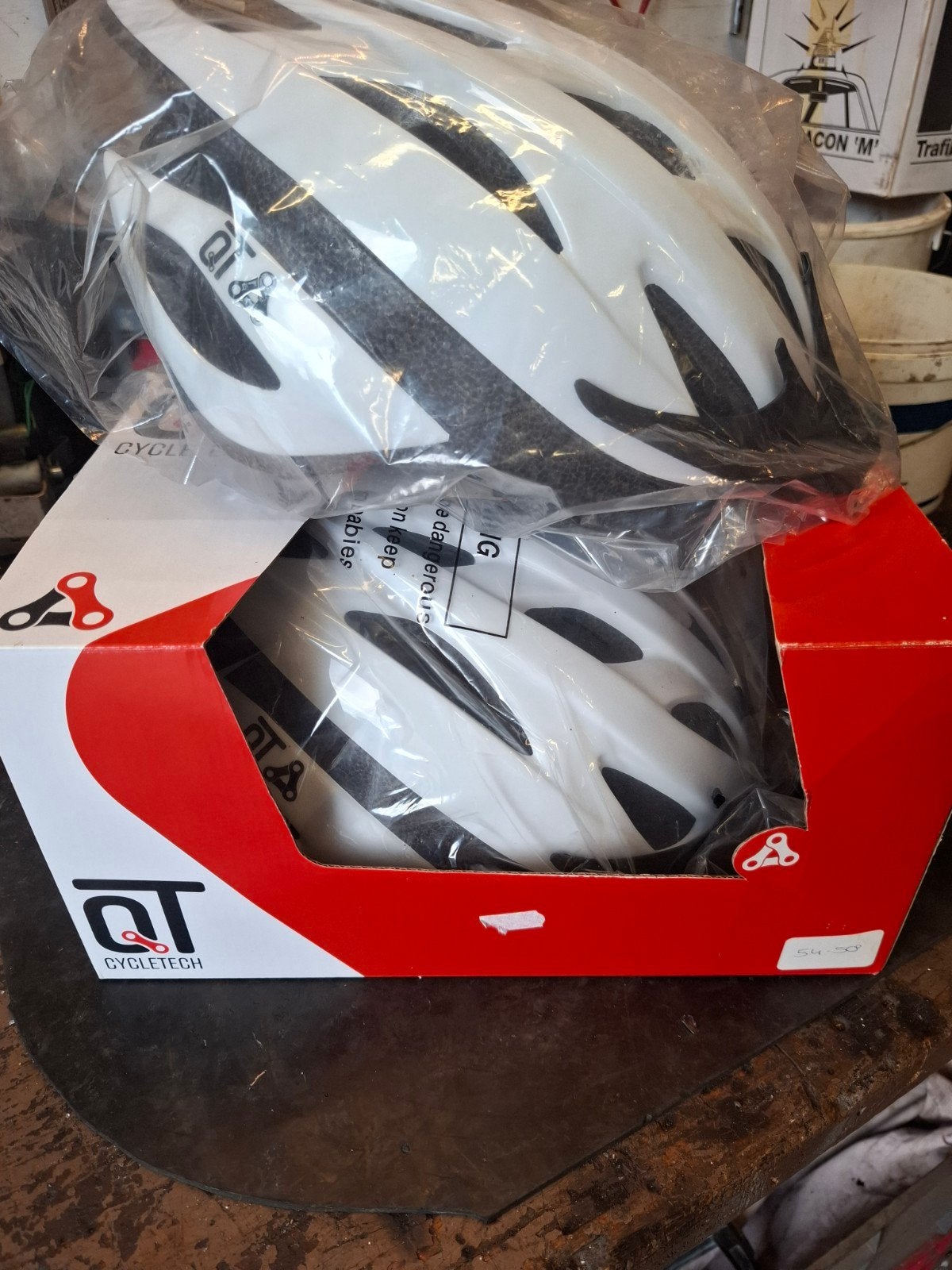 Twee keer fiets helm, Fietsen en Brommers, Ophalen, Nieuw, M, Heer of Dame
