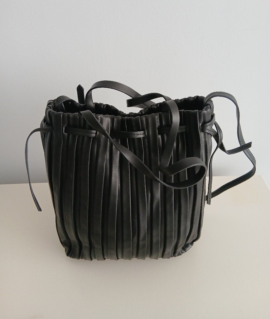 Zwarte Tas Nieuw van Zara, Ophalen of Verzenden, Nieuw, Zwart, Schoudertasje