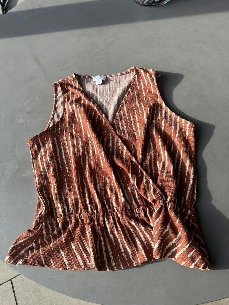 Bruin/witte Cotton Club overslag top, maat XXL = L, Kleding | Dames, Tops, Bruin, Verzenden, Maat 42/44 (L), Zo goed als nieuw