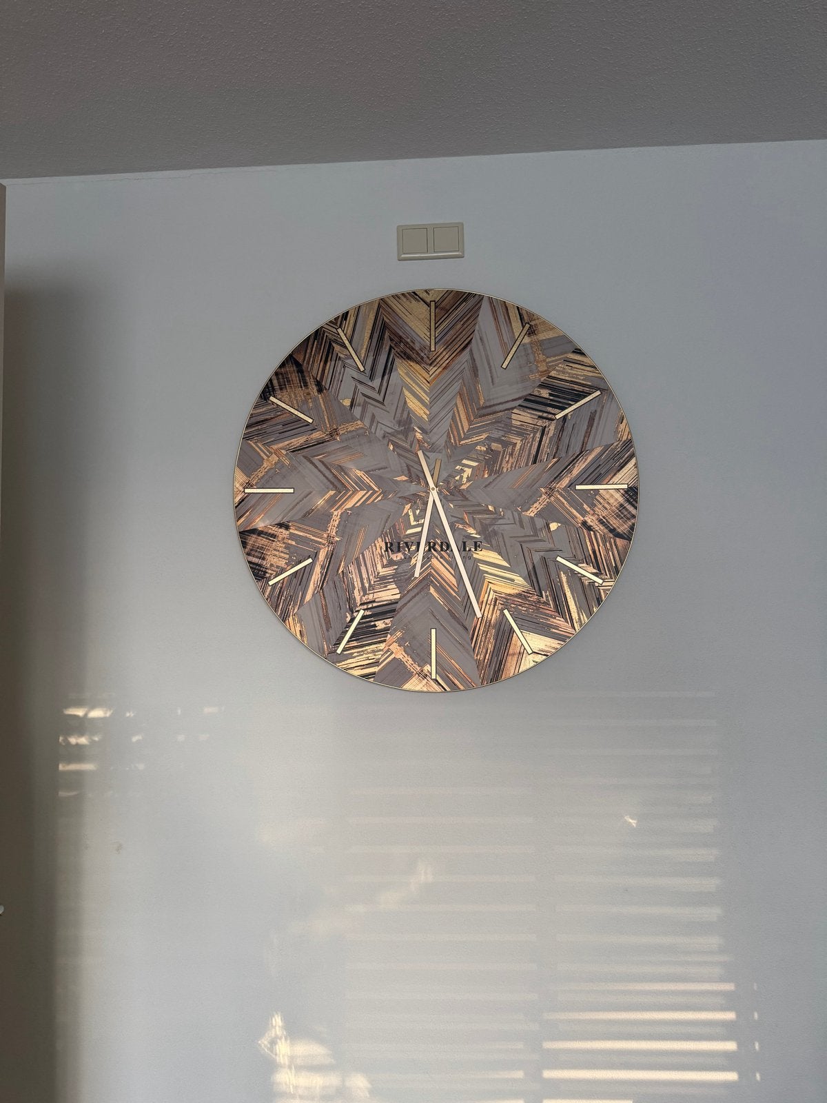 Moderne Wandklok Riverdale - Zo goed als nieuw, Ophalen, Analoog, Zo goed als nieuw, Modern