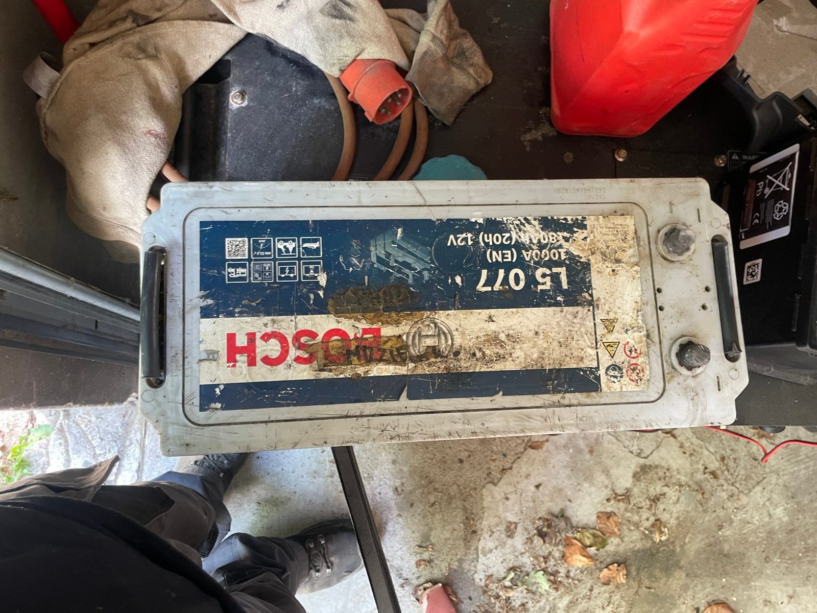 Bosch l5 077 accu (ford 3000 ), Ophalen, Zo goed als nieuw