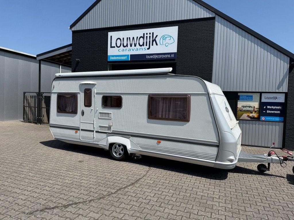 LMC Dominant 520 E ’06 (Mover, Enkele Bedden, Rondzit), Caravans en Kamperen, Caravans, Rondzit, 7 tot 8 meter, Bedrijf, 2 aparte bedden