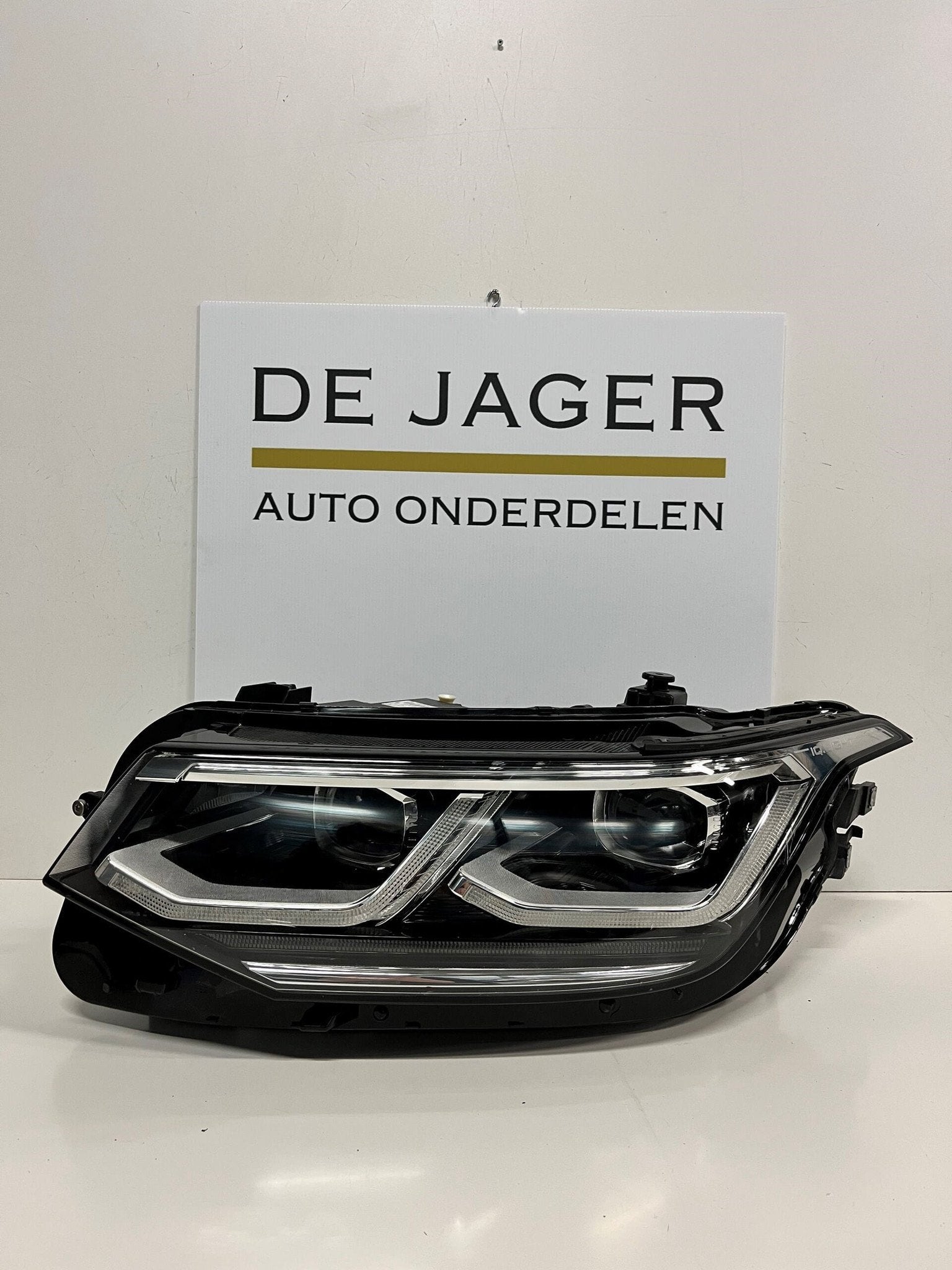 VW TIGUAN 5NB FACELIFT VOL LED KOPLAMP LINKS 5NB941081C, Gebruikt, Volkswagen, Volkswagen AG, Berliner Ring 2
38440  Wolfsburg, DE