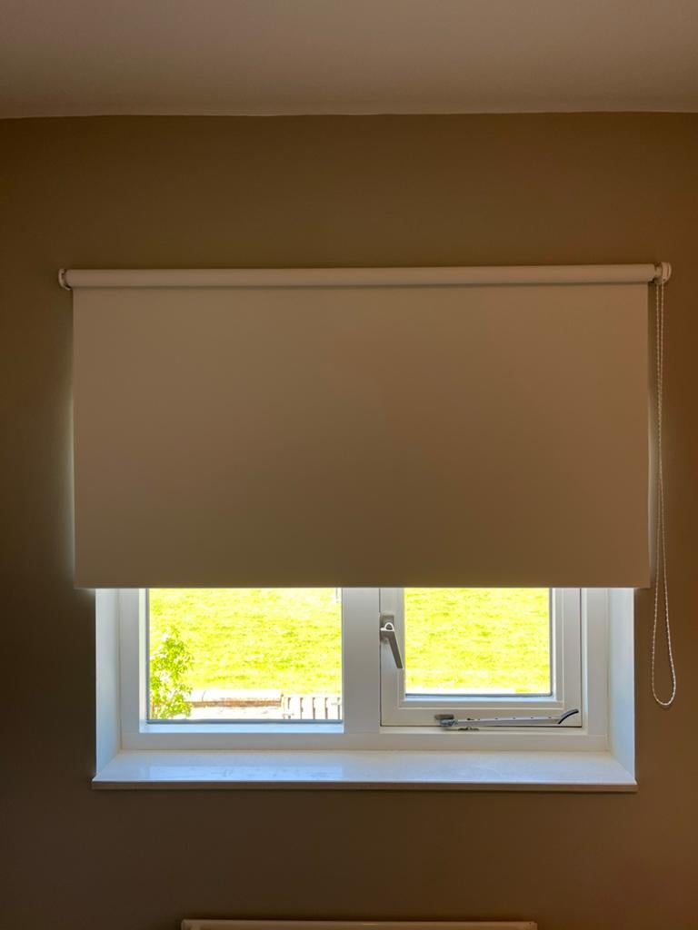 Rolgordijn verduisterend ivoor 130x190 cm, Ophalen, 100 tot 150 cm, Zo goed als nieuw, Crème