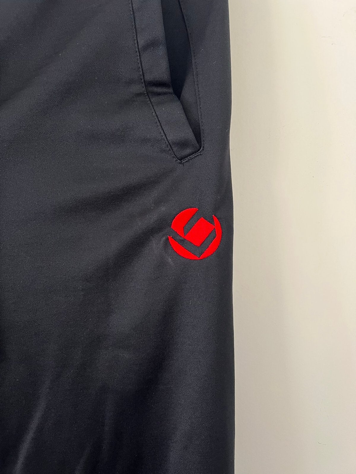 Zwarte sportbroek Brabo met rood logo en witte strepen, Zwart, Ophalen of Verzenden, Zo goed als nieuw, Maat 36 (S)