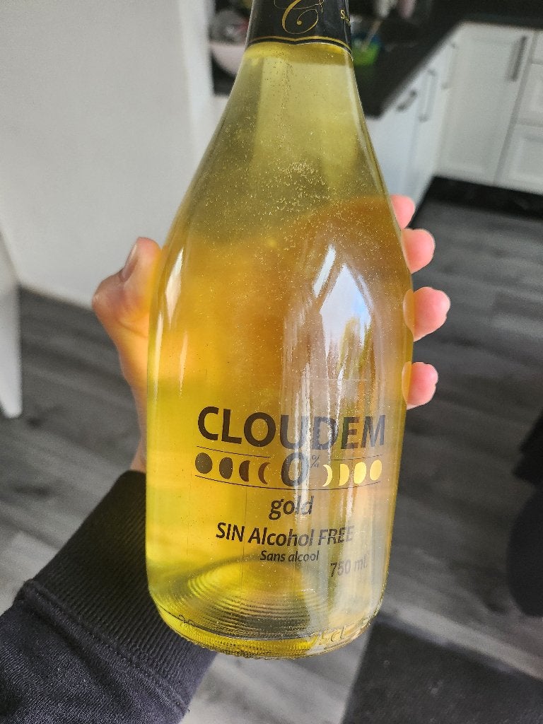 Cloudem champagne 0.0, Ophalen