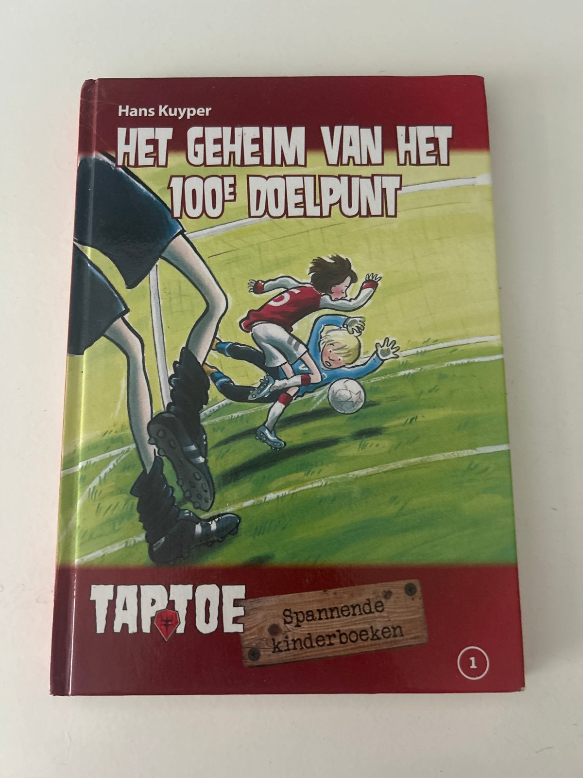 Taptoe: Het Geheim van het 100e Doelpunt - Hans Kuyper, Boeken, Ophalen of Verzenden, Zo goed als nieuw, Fictie algemeen