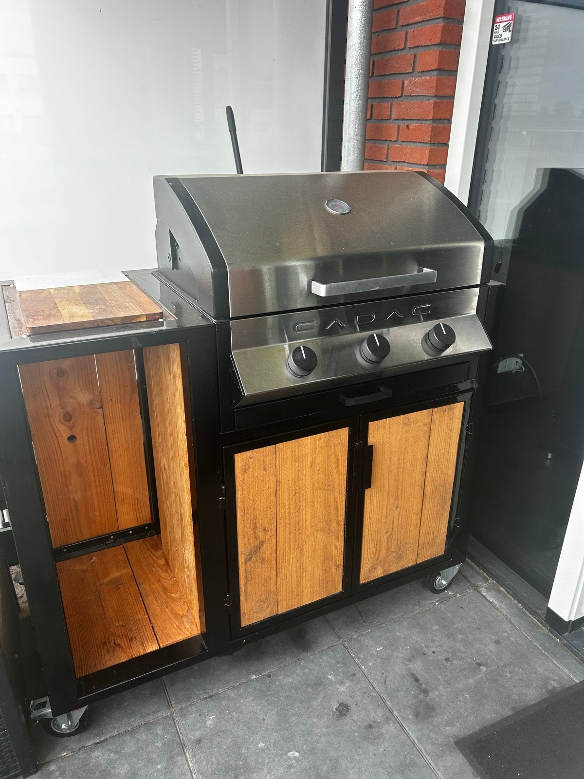 CADAC gasbarbecue met onderkast en zijtafel, Tuin en Terras, Ophalen, Gebruikt