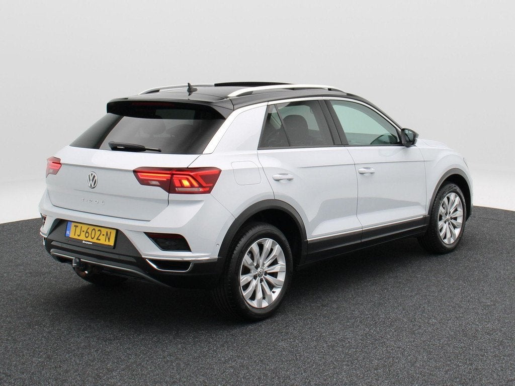 Volkswagen T-Roc 1.5 TSi Sport 150 Pk | Trekhaak | Adaptive, Voorwielaandrijving, Stof, 4 cilinders, 150 pk
