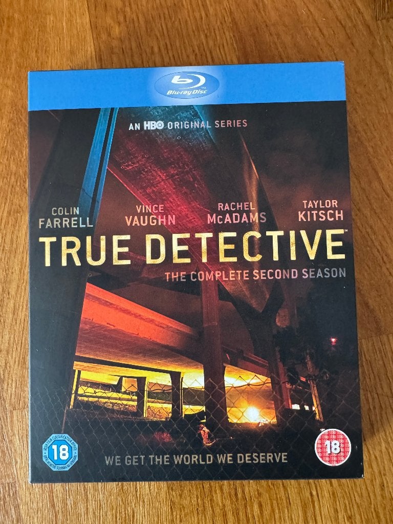 True Detective  - complete tweede seizoen  - 2e  NIEUW - NL, Engels, Film, Ophalen of Verzenden, Zo goed als nieuw