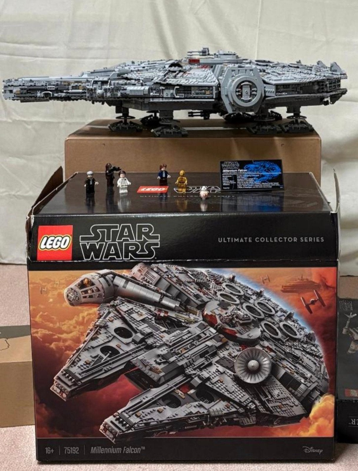 LEGO Star Wars 75192 Millennium Falcon UCS Compleet, Ophalen, Zo goed als nieuw