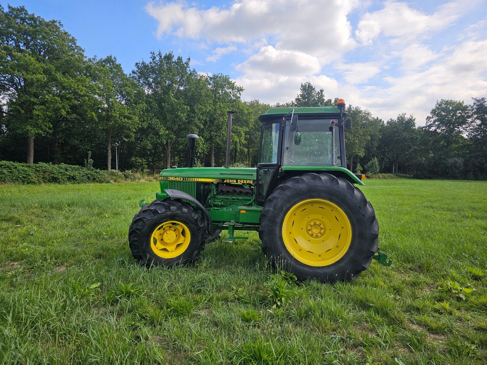te koop mooie john deere 3640, Zakelijke goederen, Agrarisch | Tractoren, Ophalen of Verzenden, Gebruikt, Tot 80 Pk, John Deere