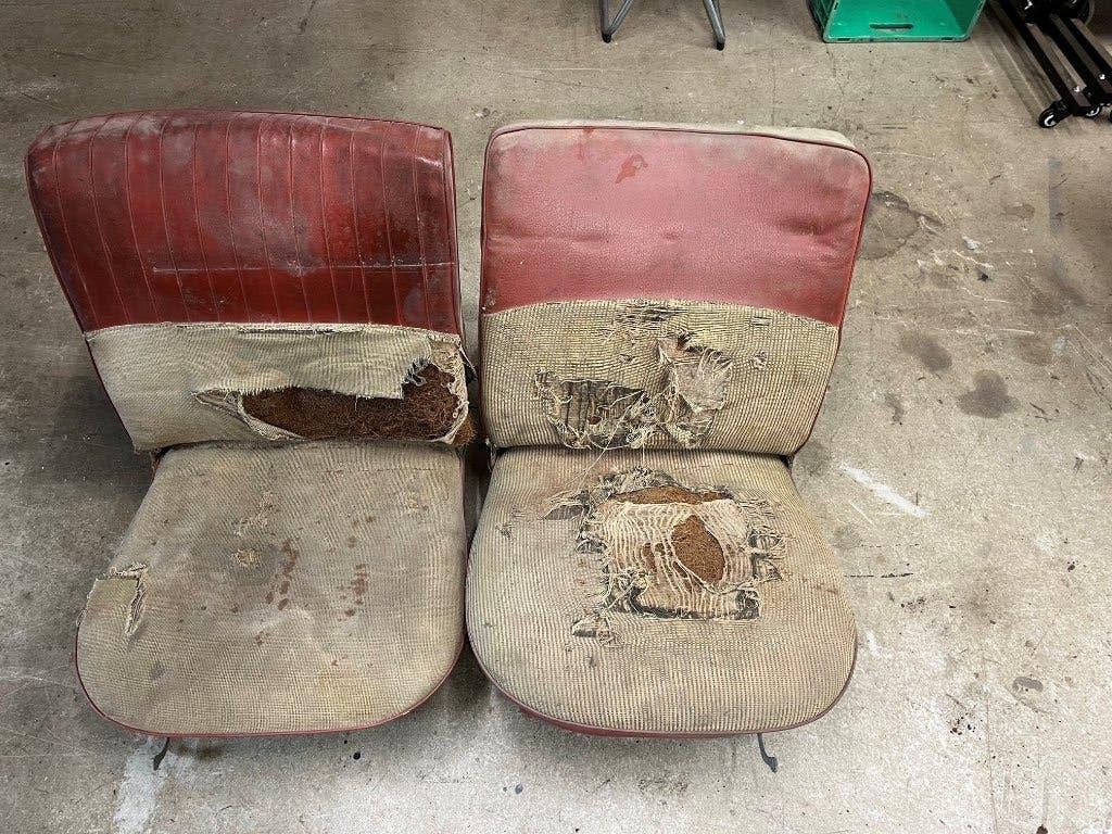GRATIS  Stoelen en bank uit Volvo Duett, Ophalen, Gebruikt, Volvo