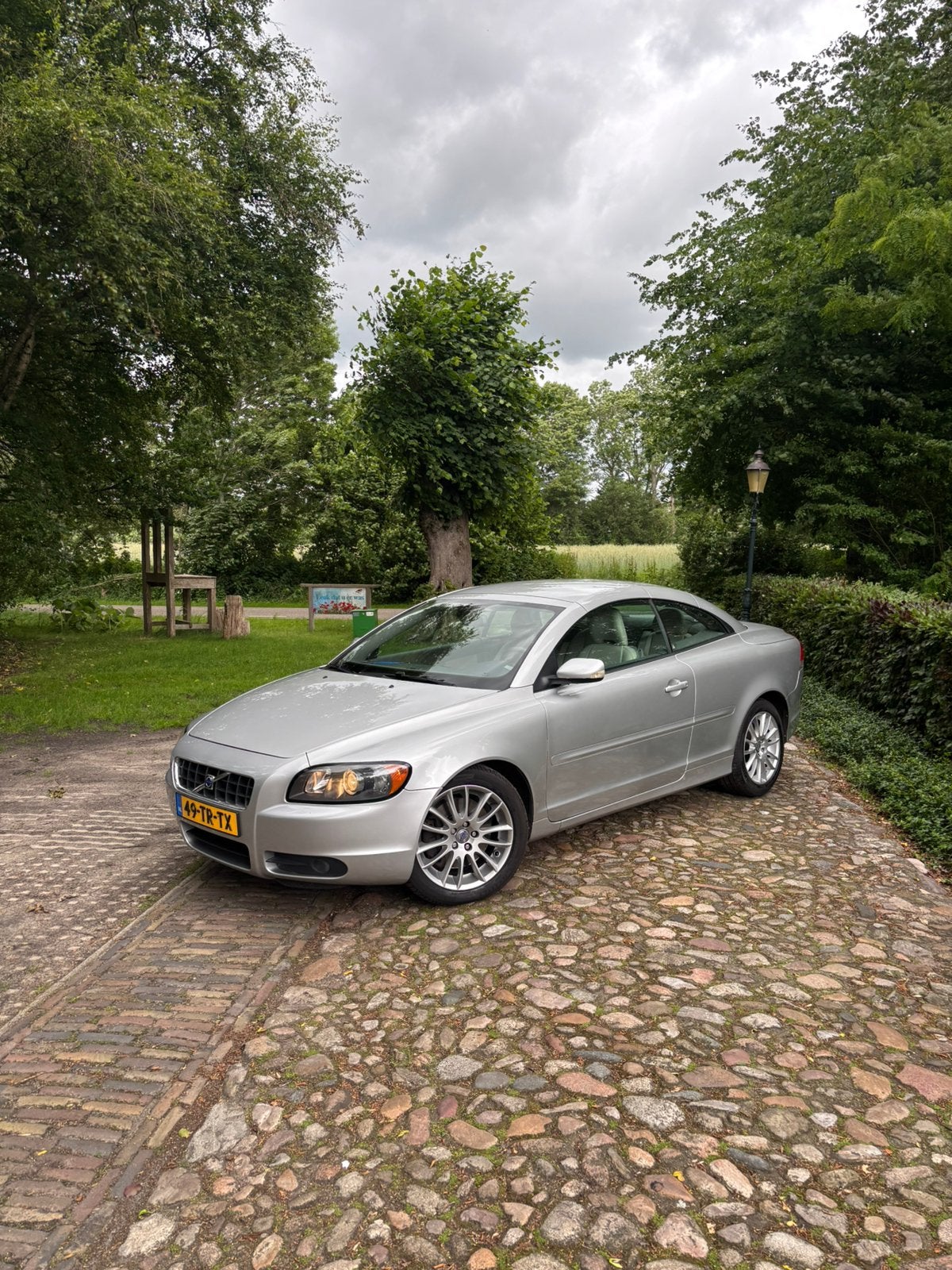 Volvo C70 2.4i 170PK Automaat Geartronic Momentum 2007 Grijs, C70, Beige, Cabriolet, 4 stoelen