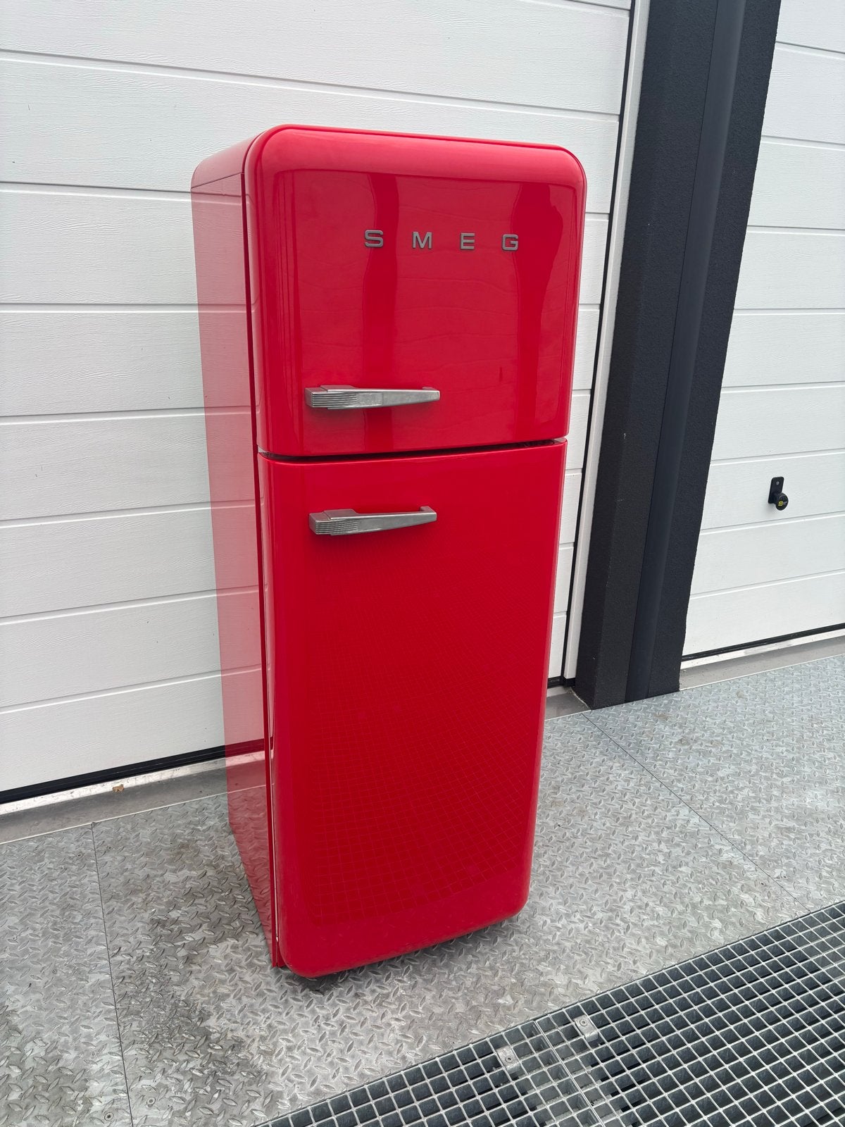 Smeg koelkast rood A++ zo goed als nieuw, 150 tot 200 liter, Ophalen of Verzenden, Zo goed als nieuw, Energieklasse A of zuiniger