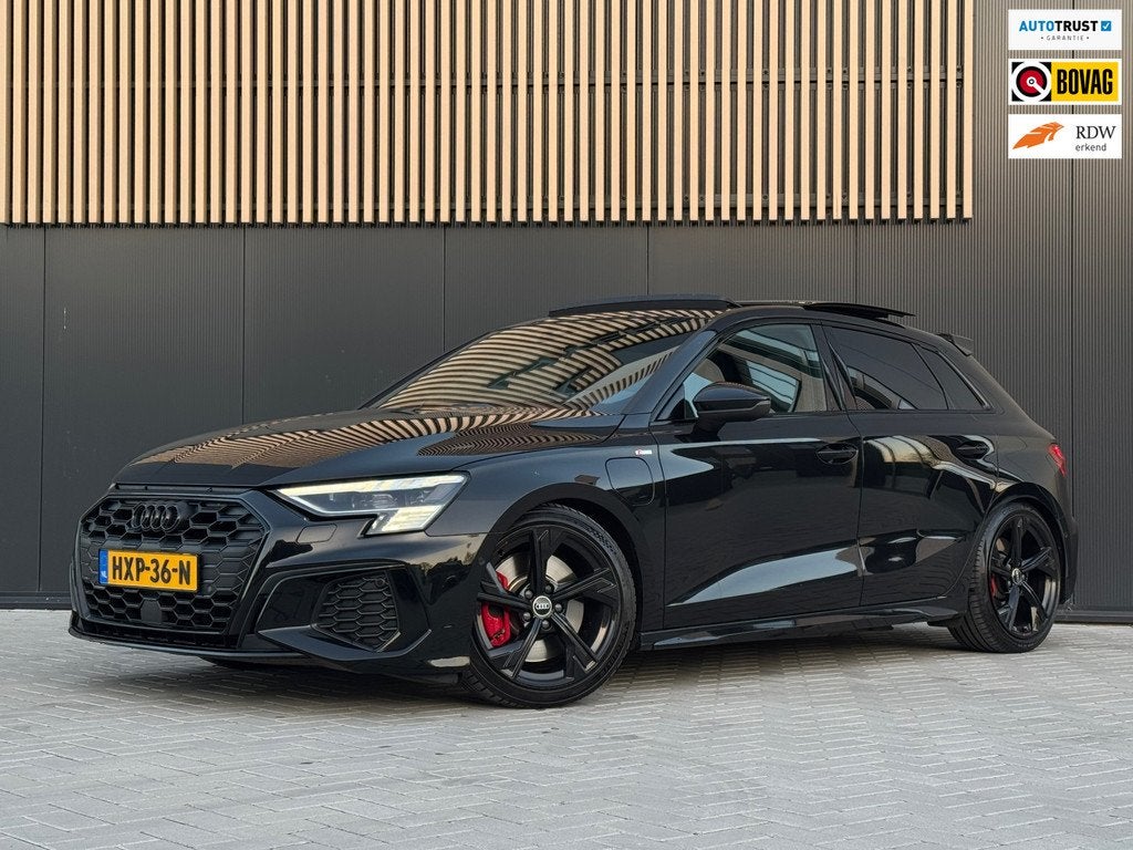 Audi A3 Sportback 45 TFSIe S edition Competition Maxton Matr, Gebruikt, Euro 6, 4 cilinders, Zwart