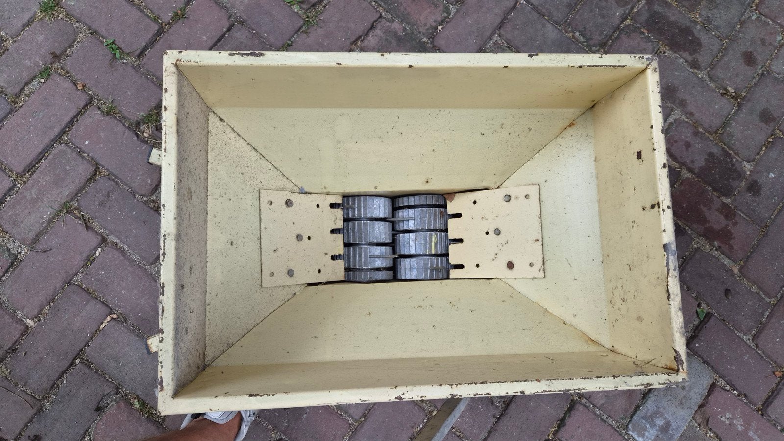 Vintage shredder voor fruit met rollen - industrieel decor, Ophalen