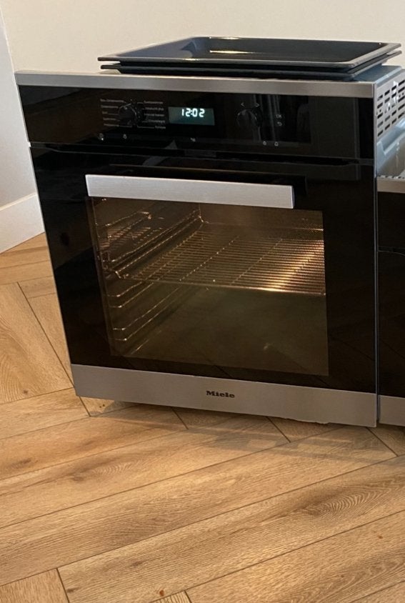 Miele hetelucht oven met Zelfreiniging, Ophalen, Zo goed als nieuw, Oven met grill