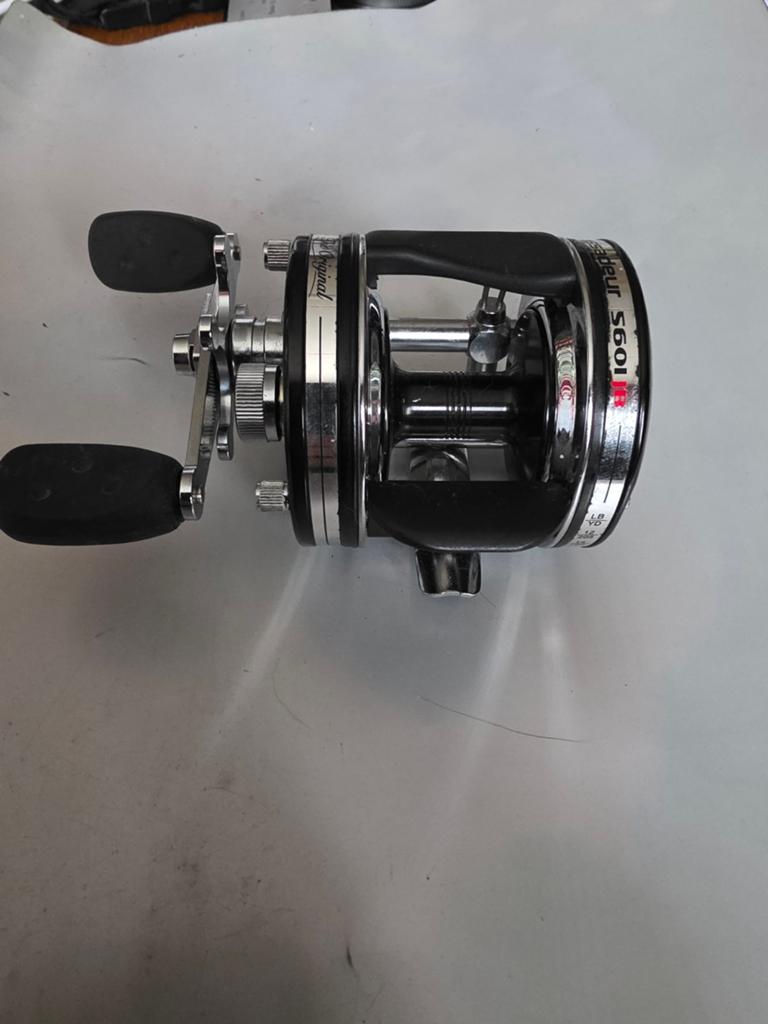 Abu garcia ambassadeur 5601JB, Watersport en Boten, Hengelsport | Roofvissen, Ophalen of Verzenden, Zo goed als nieuw, Molen