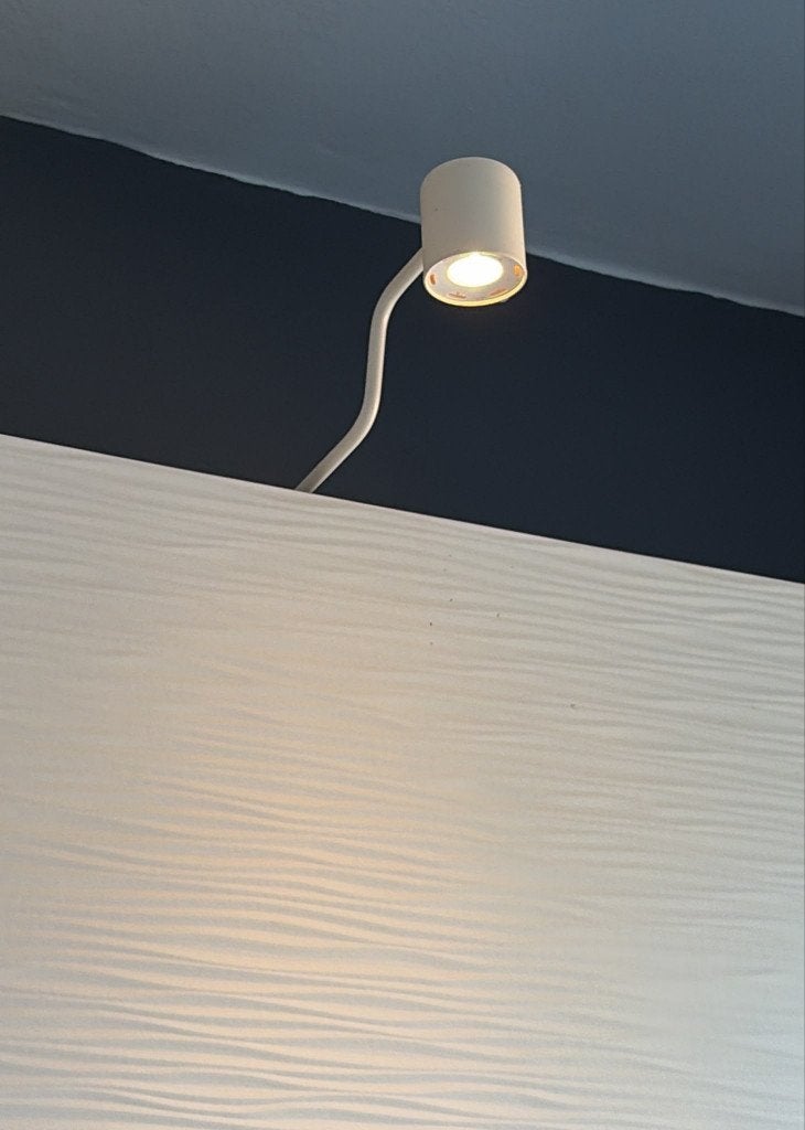 Witte kledingkast met 9 deuren en verlichting, Ophalen, Overige materialen, 150 tot 200 cm, Zo goed als nieuw